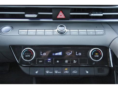 Used 2025 Hyundai Elantra SEL FWD image 25