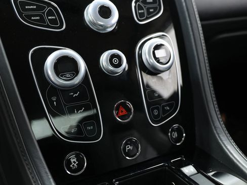 Used 2016 Aston Martin V8 Vantage S RWD image 27