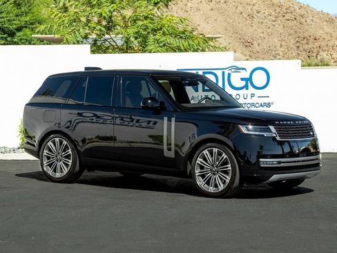 Used 2025 Land Rover Range Rover SE AWD/4WD image 4