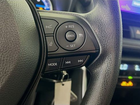 Used 2025 Toyota RAV4 LE image 17