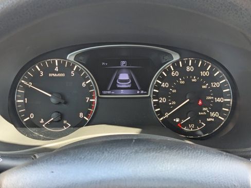 Used 2020 Nissan Pathfinder S image 3