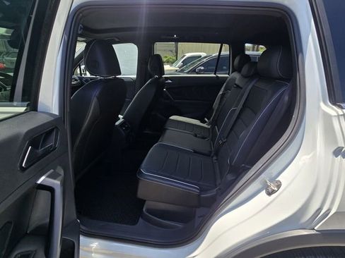 Certified 2024 Volkswagen Tiguan SEL R-Line AWD/4WD image 15