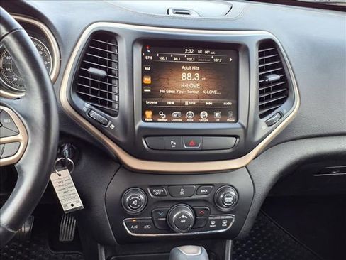 Used 2017 Jeep Cherokee Latitude w/ Safety/Convenience Group image 15