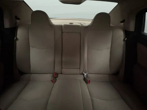 Used 2011 Chrysler 200 LX FWD image 17