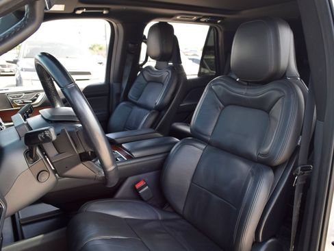 Used 2023 Lincoln Navigator Reserve RWD image 16