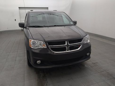 Used 2019 Dodge Grand Caravan SXT FWD image 14