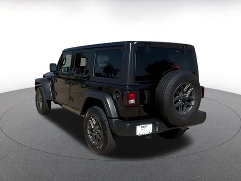 Used 2025 Jeep Wrangler Unlimited Sport AWD/4WD image 12