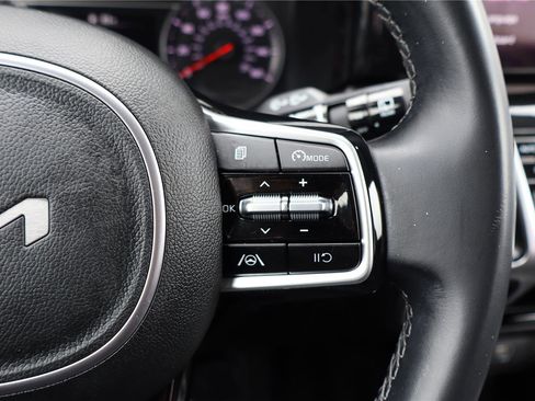 Certified 2022 Kia Sorento S w/ Panoramic Sunroof Package image 17