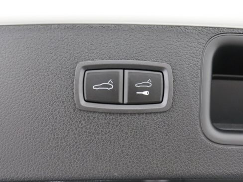 Used 2025 Porsche Macan image 17