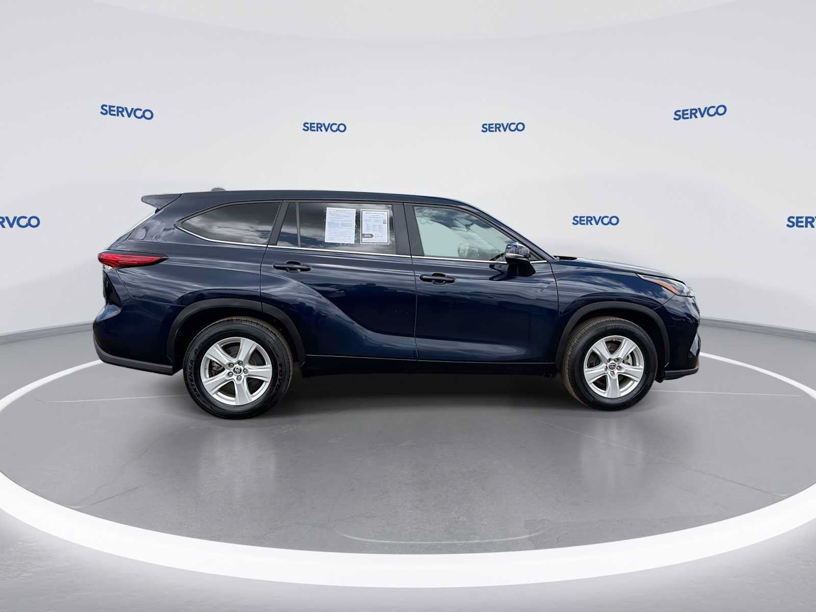 Used 2023 Toyota Highlander L FWD image 9