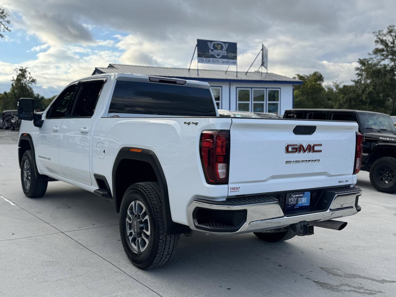 Used 2024 GMC Sierra 2500 SLE w/ SLE Value Package; AWD/4WD image 5