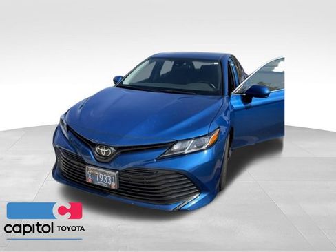 Used 2019 Toyota Camry LE FWD image 6