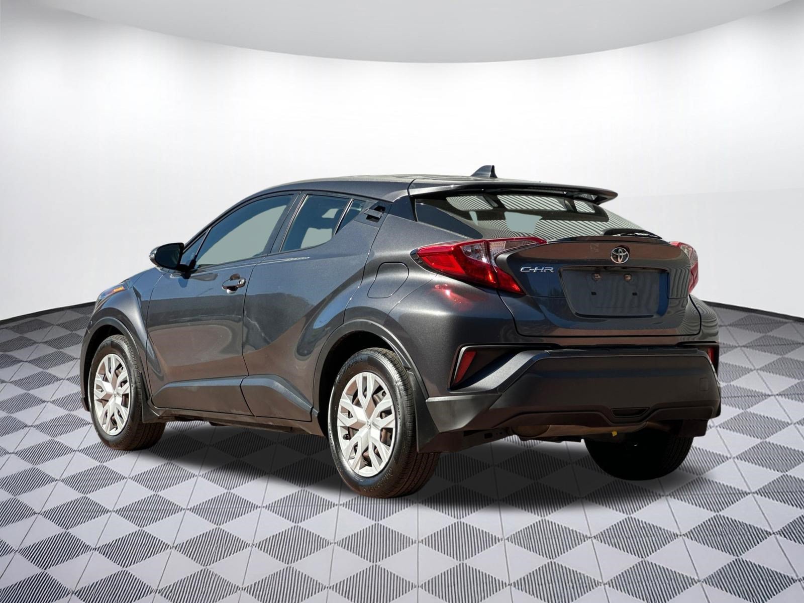 Used 2020 Toyota C-HR LE FWD image 3