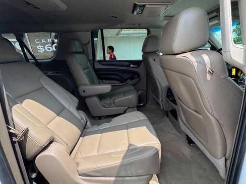 Used 2015 Chevrolet Suburban LT RWD image 26