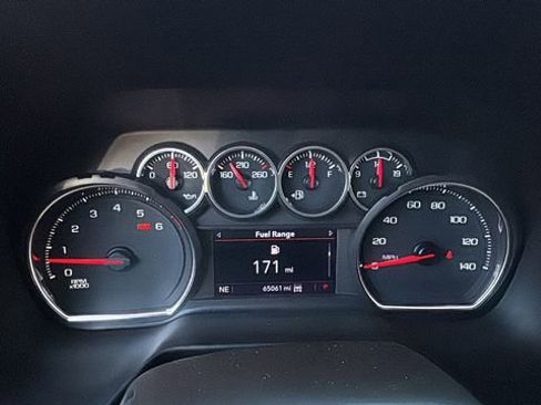 Used 2021 Chevrolet Suburban LT w/ Rear Media and Nav Package image 12