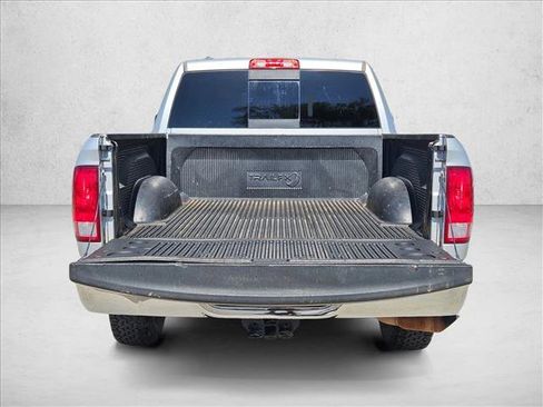 Used 2019 RAM 1500 Classic SLT AWD/4WD image 6