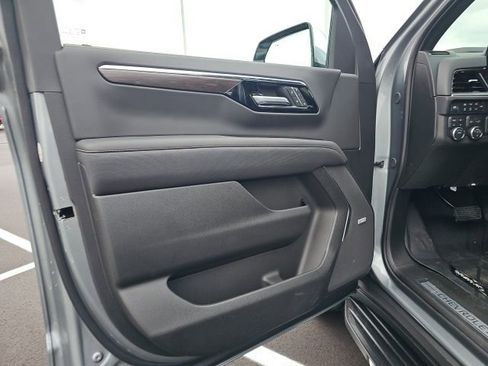 New 2026 Chevrolet Suburban Premier w/ Sun And Tow Package image 17