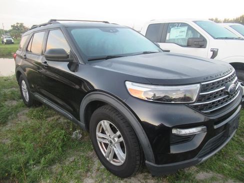 Used 2021 Ford Explorer XLT w/ Equipment Group 202A RWD image 1