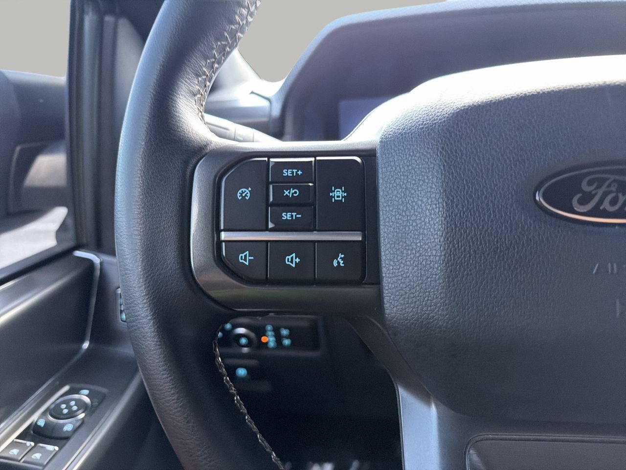 Used 2024 Ford F150 XLT w/ FX4 Off-Road Package AWD/4WD image 25