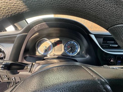 Used 2019 Toyota Corolla LE image 9