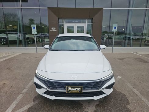 New 2026 Hyundai Elantra SE FWD image 8
