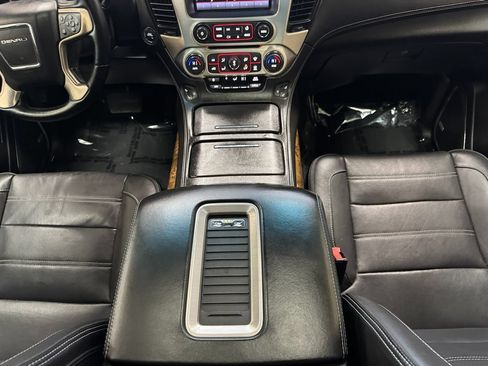 Used 2015 GMC Yukon Denali w/ Premium Package AWD/4WD image 20