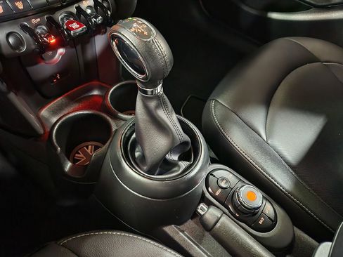 Used 2019 MINI Cooper 4-Door Hardtop image 39