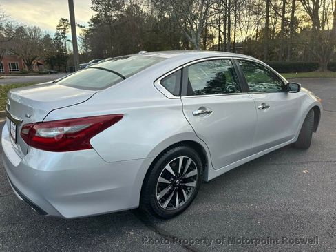 Used 2018 Nissan Altima 2.5 SV image 6