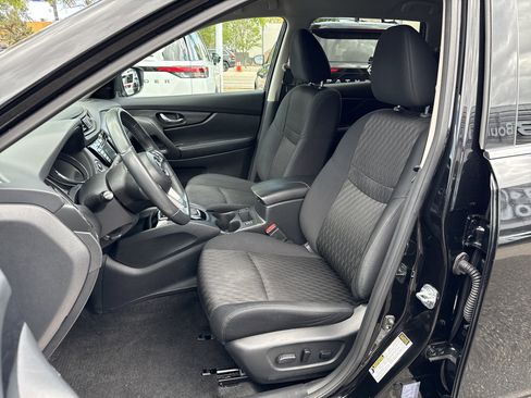 Used 2018 Nissan Rogue SV w/ Premium Package AWD/4WD image 16