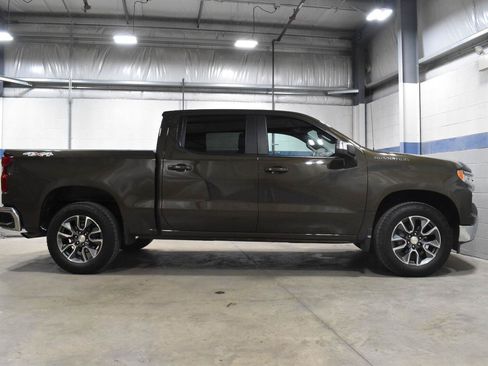 Used 2023 Chevrolet Silverado 1500 LT AWD/4WD image 25