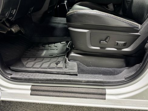 Used 2024 RAM 2500 Laramie image 20