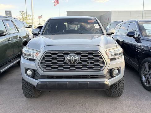 Used 2020 Toyota Tacoma TRD Off-Road w/ Technology Package AWD/4WD image 3