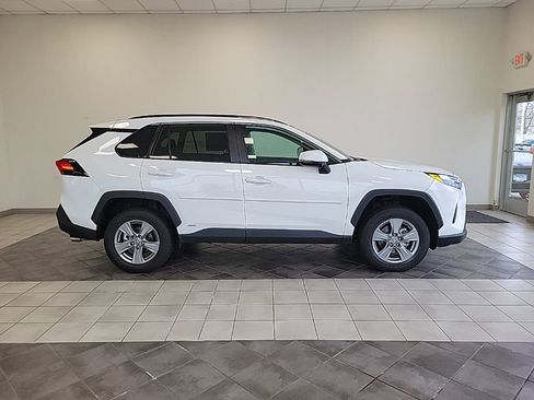 Used 2024 Toyota RAV4 LE image 4