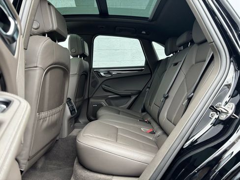 Certified 2026 Porsche Macan image 23