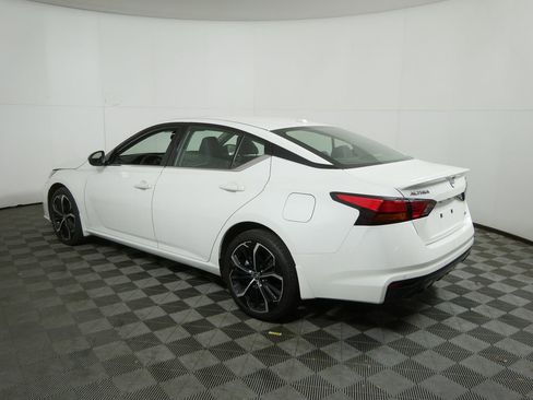 Used 2024 Nissan Altima 2.5 SR image 8