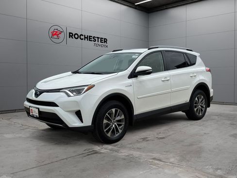 Used 2018 Toyota RAV4 LE w/ Protection Package AWD/4WD image 7