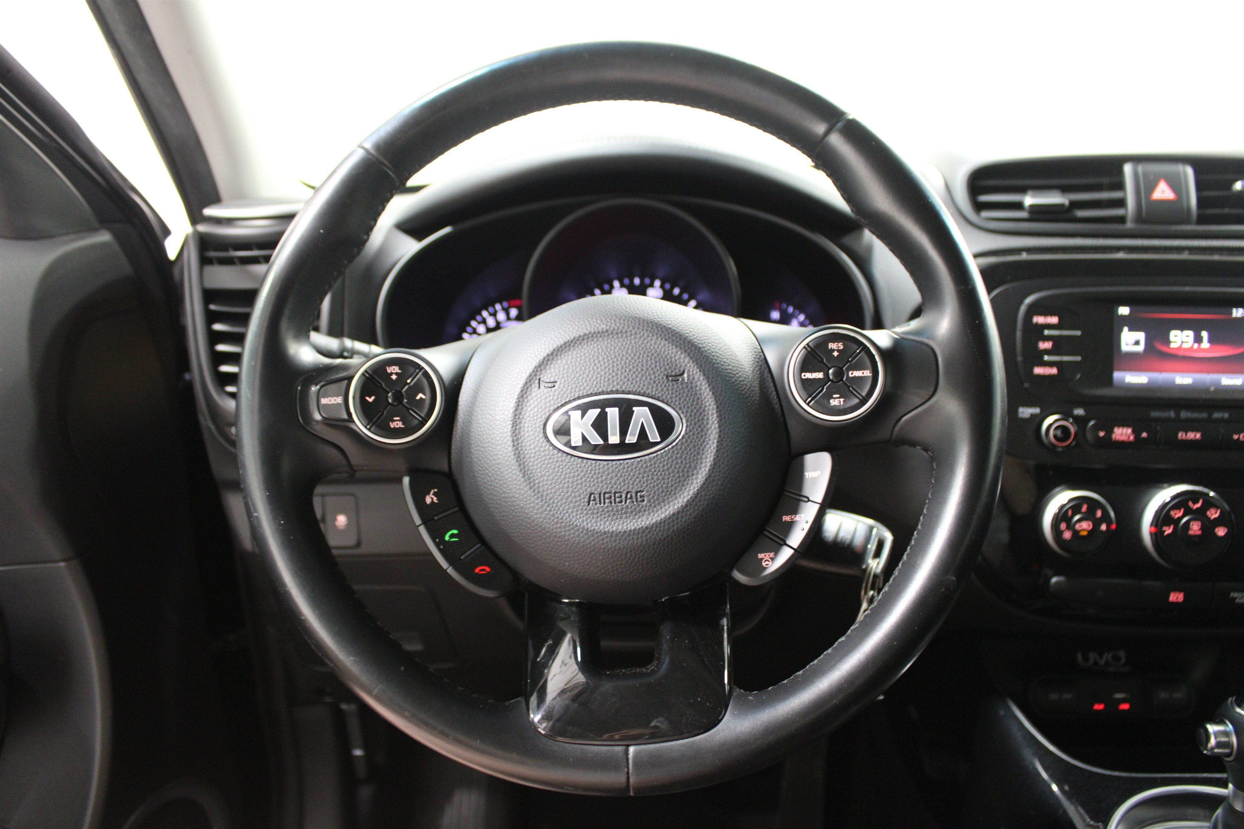 Used 2015 Kia Soul ! FWD image 18