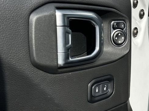 Used 2023 Jeep Wrangler Unlimited Sahara w/ Cold Weather Group image 16