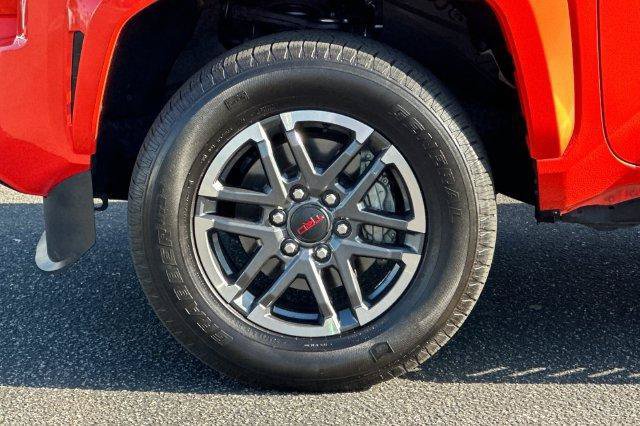Used 2024 Toyota Tacoma TRD Sport w/ TRD Sport Upgrade Package AWD/4WD image 26