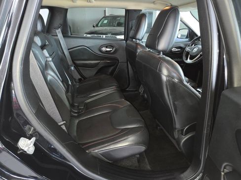 Used 2015 Jeep Cherokee Trailhawk image 24