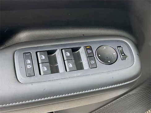 Used 2025 Hyundai Santa Fe SEL image 17