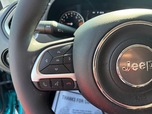 Used 2019 Jeep Renegade Latitude image 19