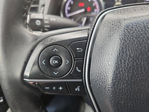 Used 2018 Toyota Camry XLE image 26