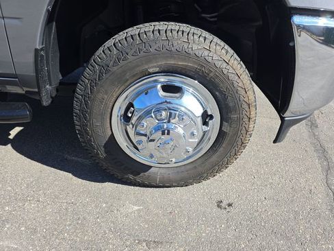 Used 2024 RAM 3500 Tradesman w/ Chrome Appearance Group AWD/4WD image 18