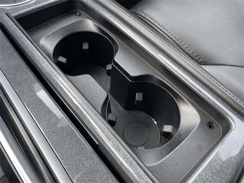 Used 2024 Nissan Armada SV image 13