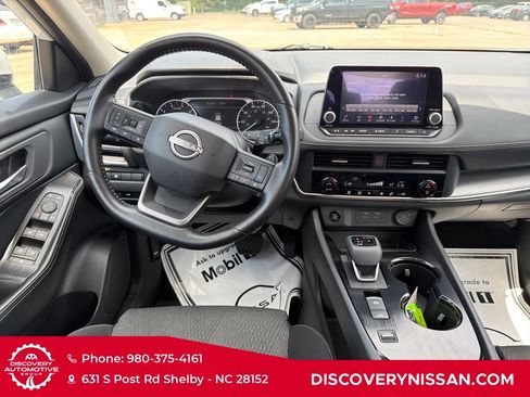 Certified 2025 Nissan Rogue SV FWD image 31