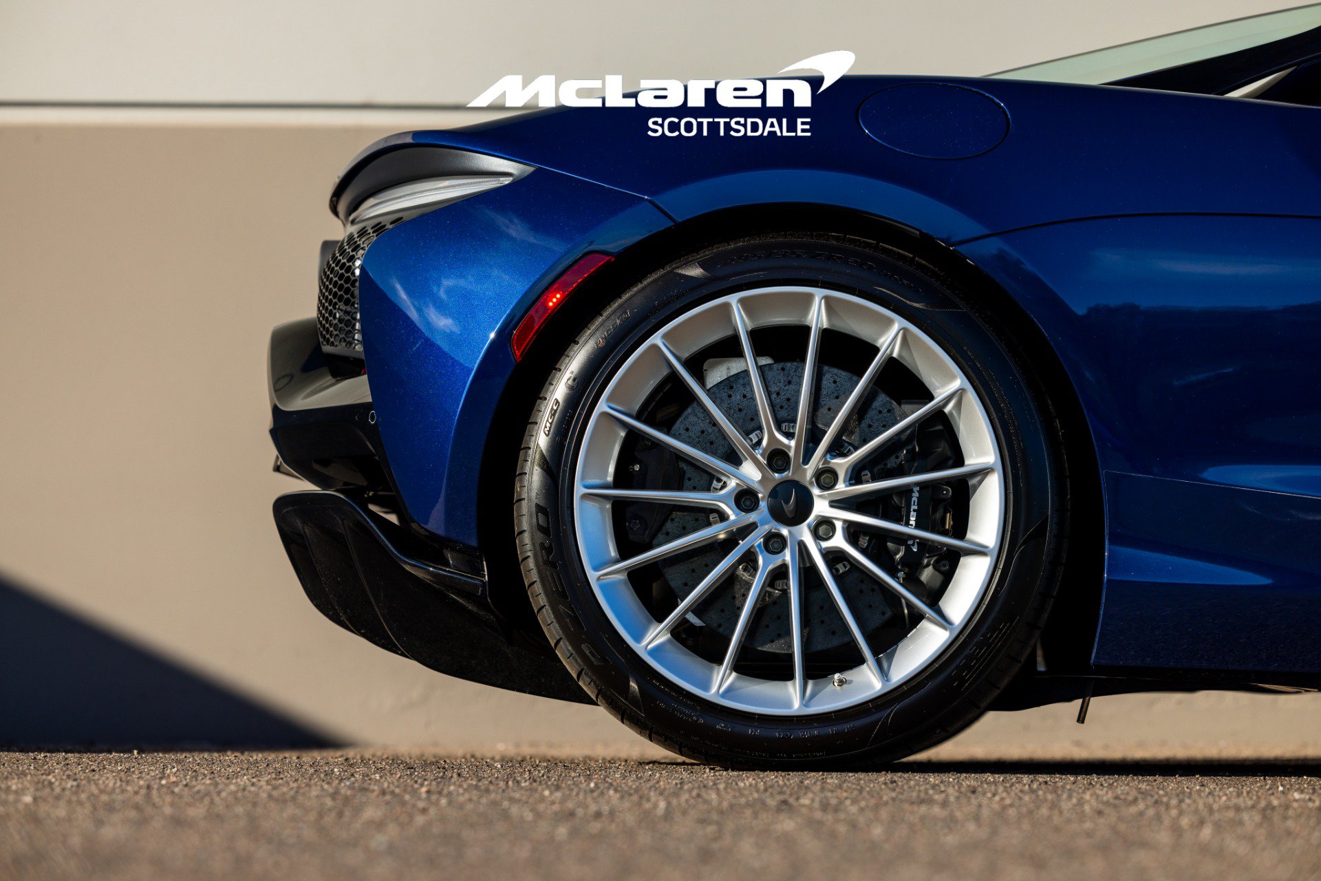 Used 2025 McLaren Artura Spider RWD image 18