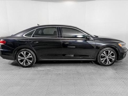 Used 2022 Volkswagen Passat 2.0T SE image 9