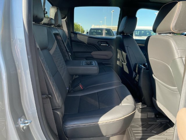 Used 2024 GMC Canyon Denali AWD/4WD image 16