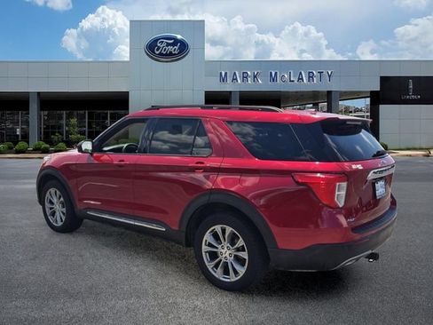 Used 2022 Ford Explorer XLT w/ Equipment Group 202A AWD/4WD image 3